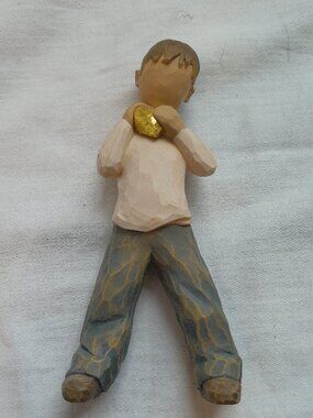 Willow Tree 2004 Boy with Gold Heart Susan Lordi Demdaco EUC